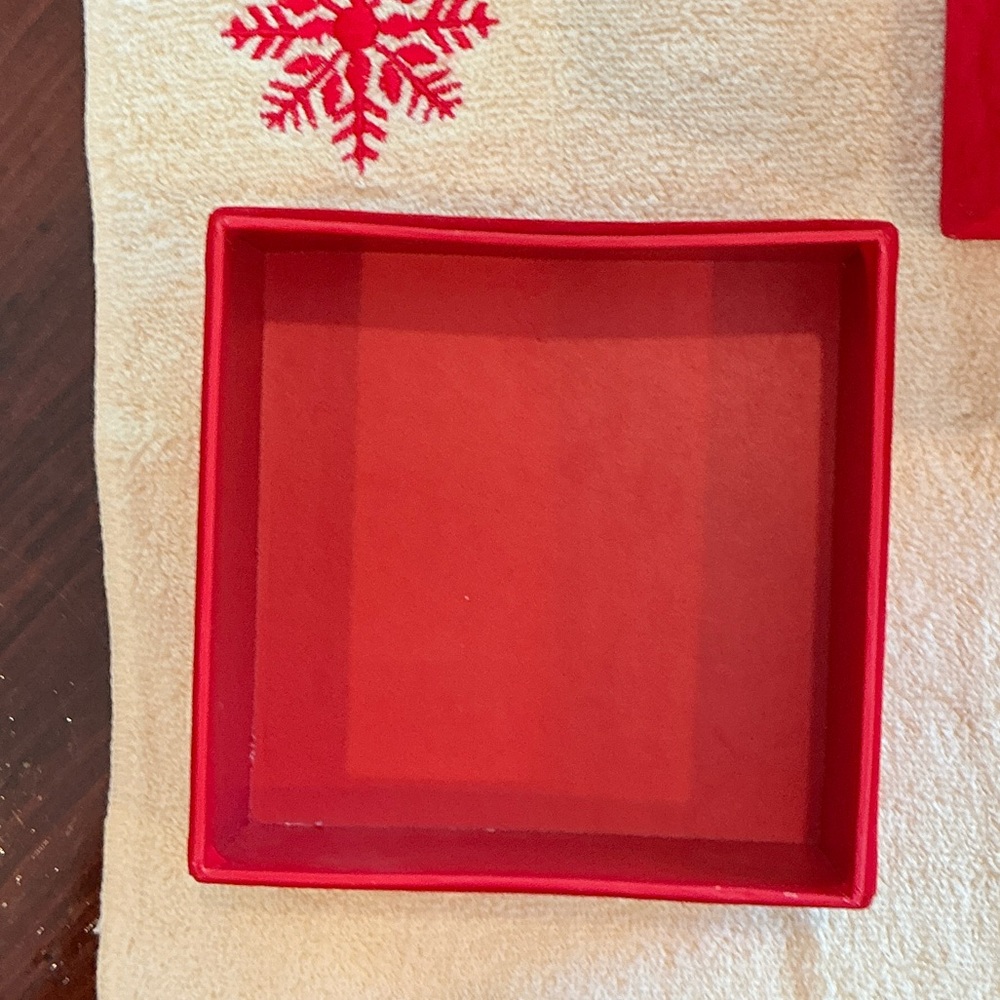 Red Velvet Storage Box - Picture 8 of 10